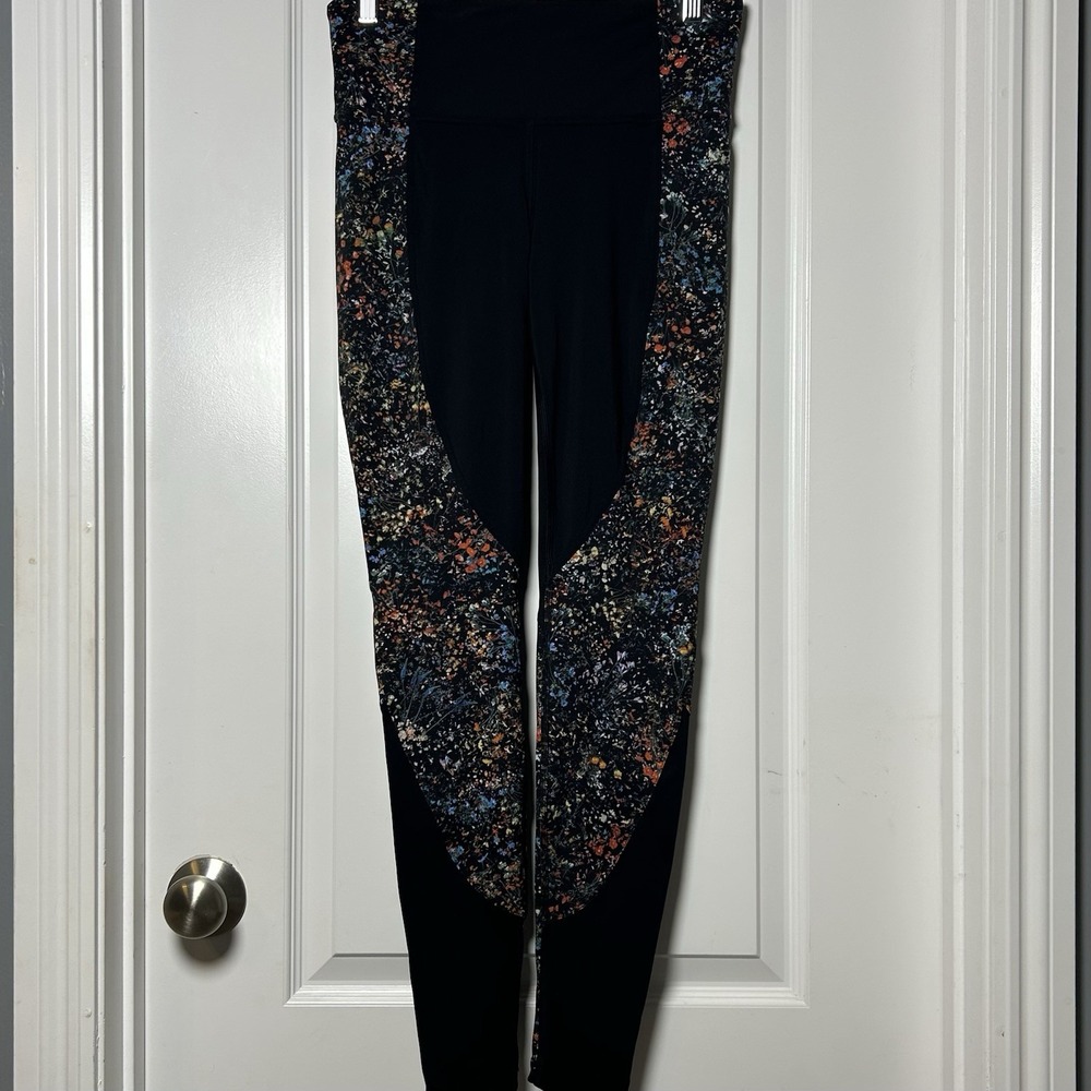 Lululemon Black / Flowerescent Multi High Rise Training Wake & Train Tight 28"